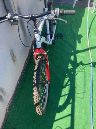 Bicicleta montaña blanca