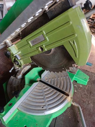 Sierra ingletadora Al 96