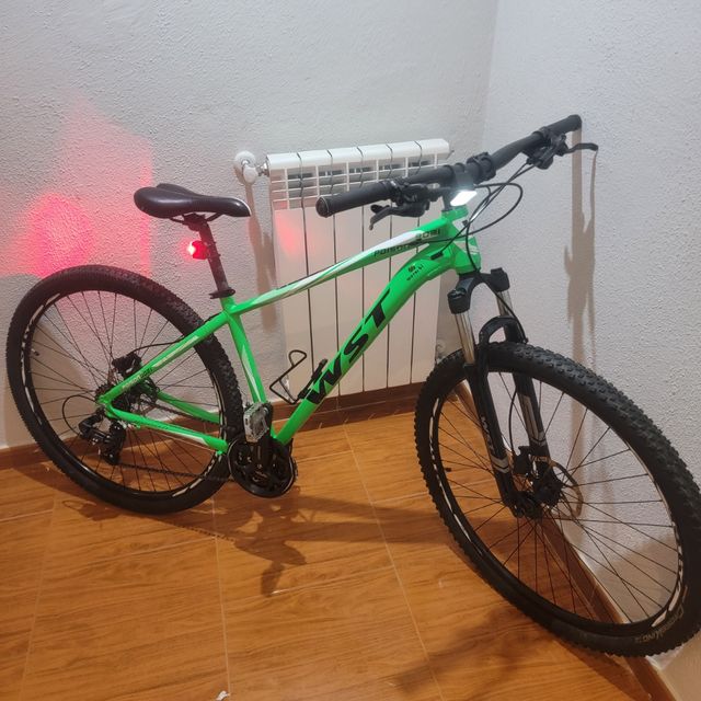 Bicicleta de montaña WST Poison 29"