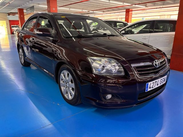 TOYOTA AVENSIS Sol 2008 158.000km Etiqueta C