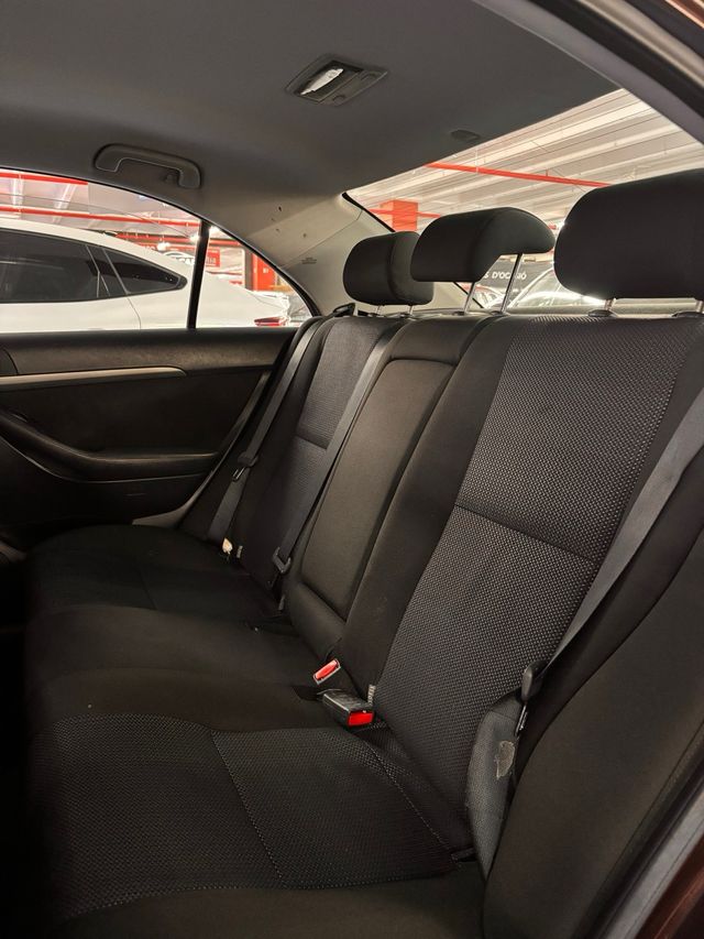 TOYOTA AVENSIS Sol 2008 158.000km Etiqueta C