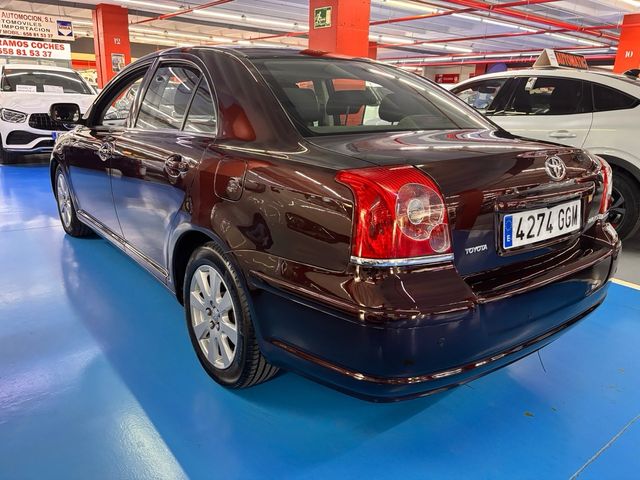 TOYOTA AVENSIS Sol 2008 158.000km Etiqueta C