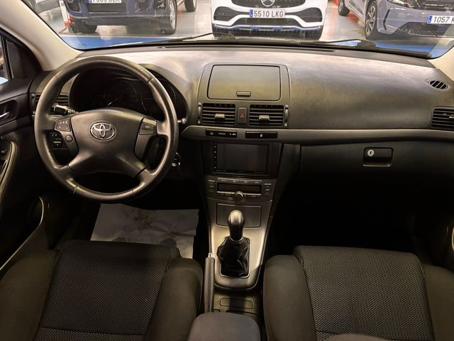 TOYOTA AVENSIS Sol 2008 158.000km Etiqueta C