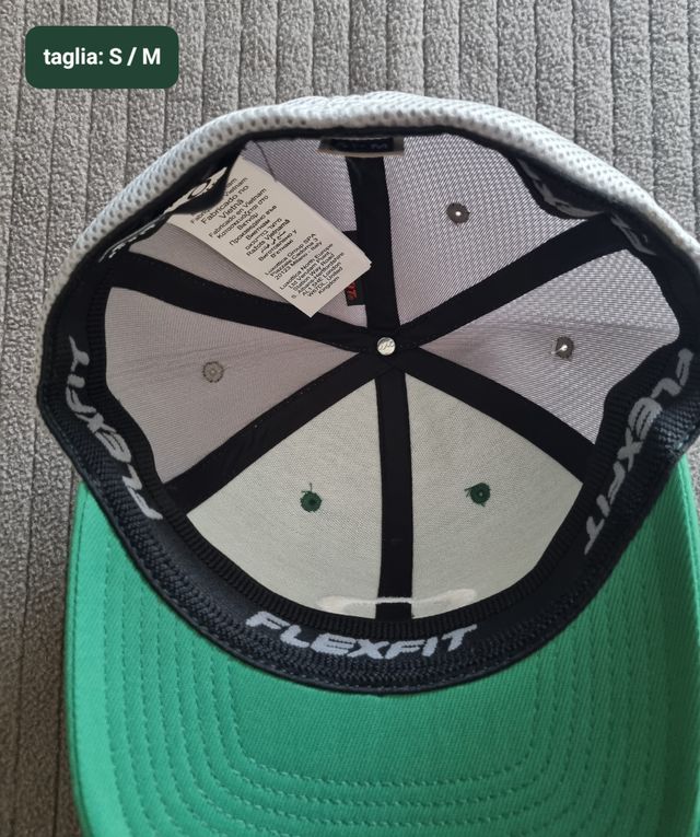 cappellino Oakley Ellipse Mesh tg. S/M verde *NEW