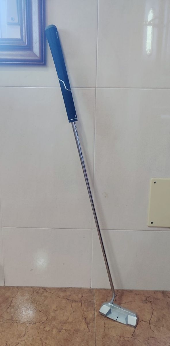 Palo de golf completamente nuevo