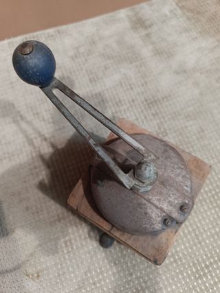 Molinillo café antiguo de madera