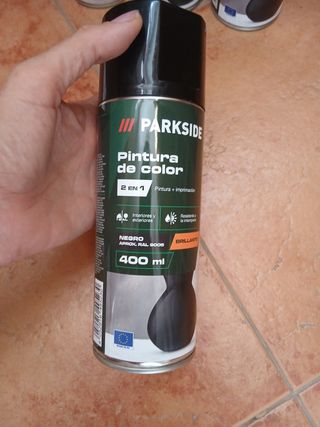 botes pintura en spray negra Parkside
