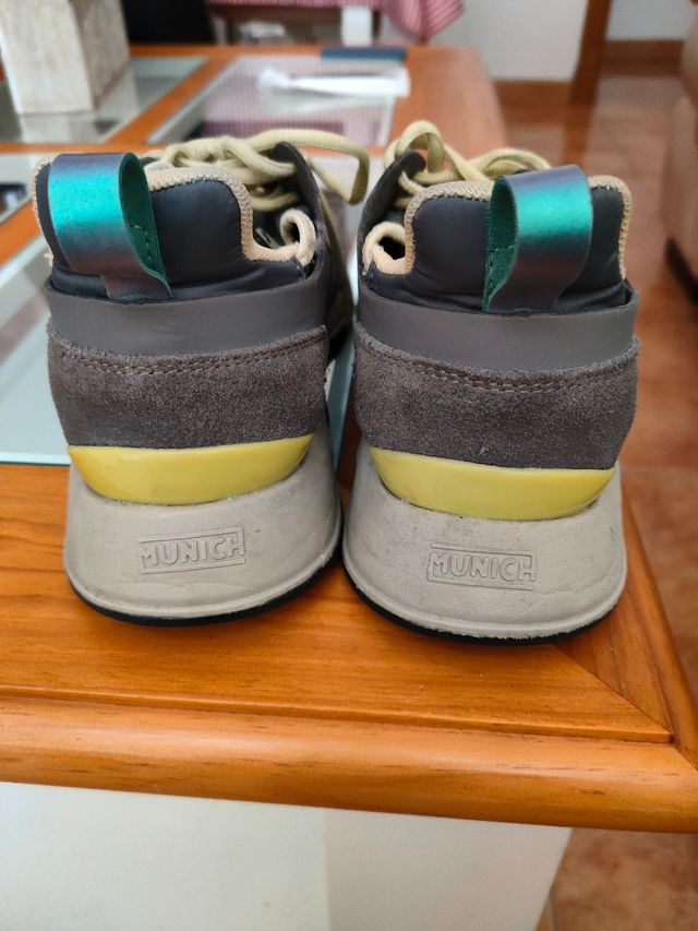 Zapatillas Munich grises beige