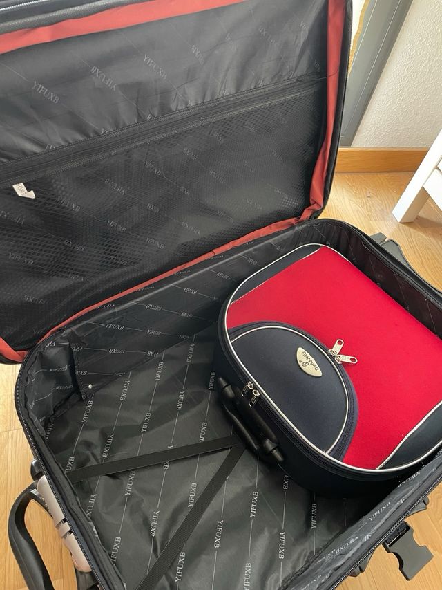 Maleta grande y mediana negra y roja