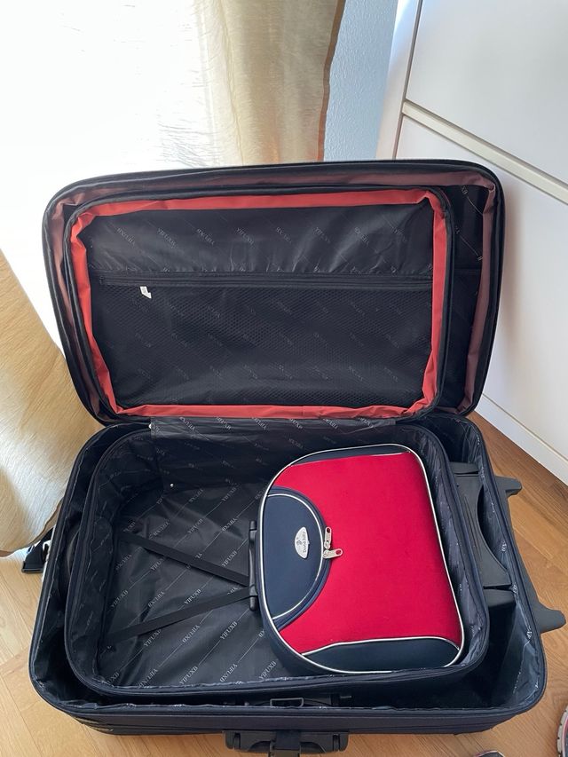 Maleta grande y mediana negra y roja