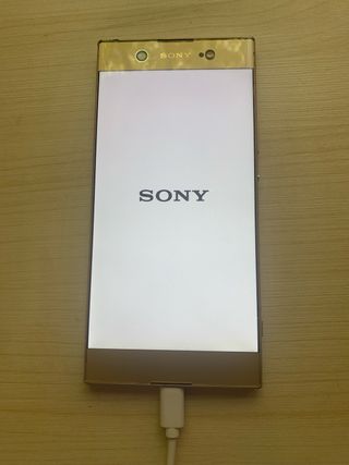 Sony Xperia dorado