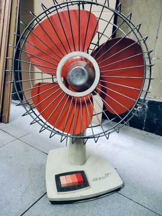 Ventilador JET antiguo rojo