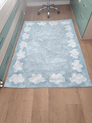 Alfombra infantil Lorena Canals nubes. 