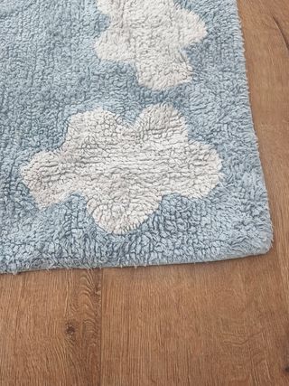Alfombra infantil Lorena Canals nubes. 