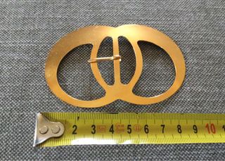 Set di 5 fibbie in metallo dorato