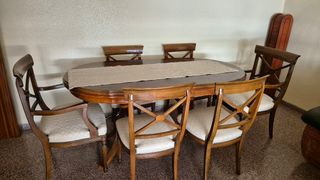 Mesa ovalada + 6 sillas madera