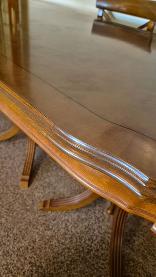 Mesa ovalada + 6 sillas madera