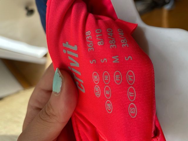 Shorts deportivos azul y rosa