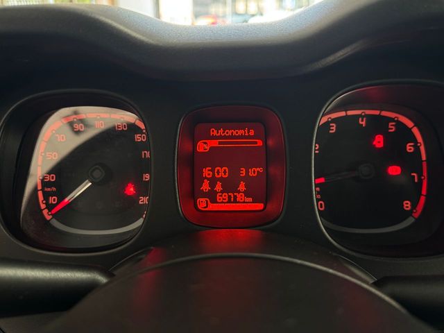 Fiat Panda 1.0GSE HYBRID 70CV.- " 5 PUERTAS ". -" IMPECABLE ".-" BAJO CONSUMO ".- " ETIQUETA ECO ".- " GARANTÍA CON  COBERTURA EUROPEA ".-