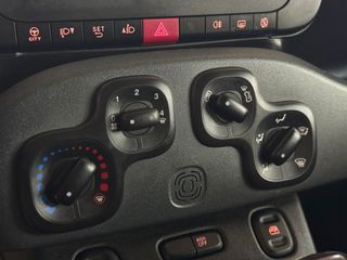 Fiat Panda 1.0GSE HYBRID 70CV.- " 5 PUERTAS ". -" IMPECABLE ".-" BAJO CONSUMO ".- " ETIQUETA ECO ".- " GARANTÍA CON  COBERTURA EUROPEA ".-