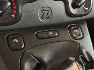 Fiat Panda 1.0GSE HYBRID 70CV.- " 5 PUERTAS ". -" IMPECABLE ".-" BAJO CONSUMO ".- " ETIQUETA ECO ".- " GARANTÍA CON  COBERTURA EUROPEA ".-