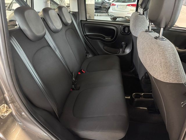 Fiat Panda 1.0GSE HYBRID 70CV.- " 5 PUERTAS ". -" IMPECABLE ".-" BAJO CONSUMO ".- " ETIQUETA ECO ".- " GARANTÍA CON  COBERTURA EUROPEA ".-