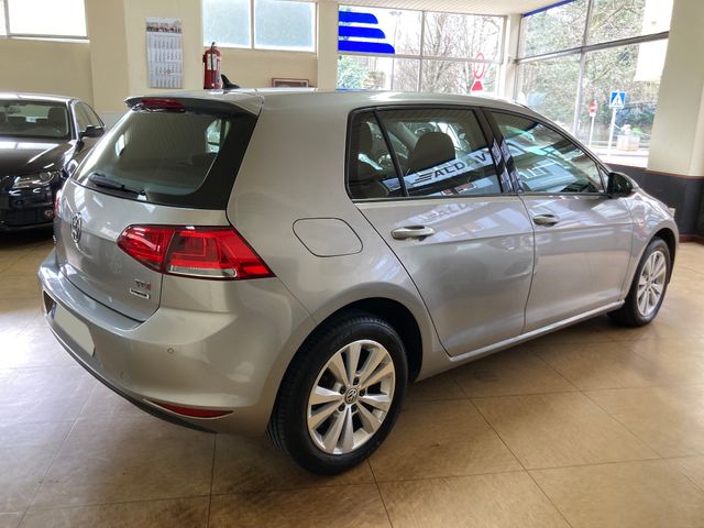 Volkswagen Golf 1.6 TDI ADVANCE