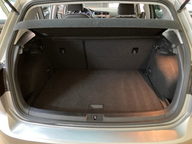 Volkswagen Golf 1.6 TDI ADVANCE