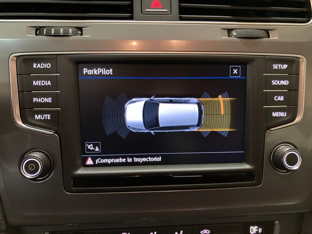 Volkswagen Golf 1.6 TDI ADVANCE