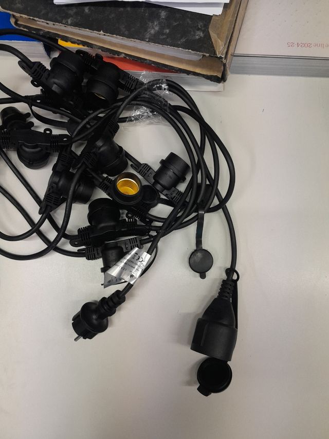 Catena luci 10 lampadine E27 nere