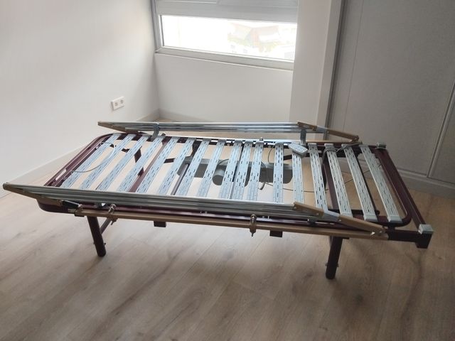 Cama articulada hospitalaria