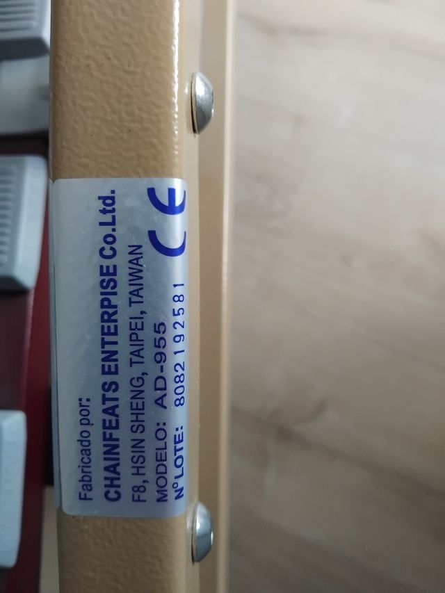 Cama articulada hospitalaria