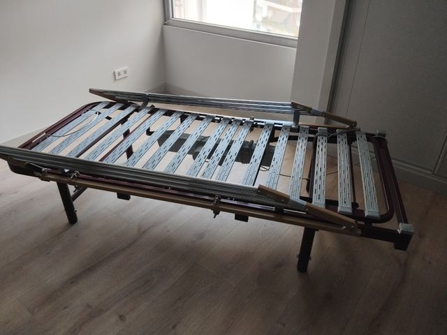 Cama articulada hospitalaria