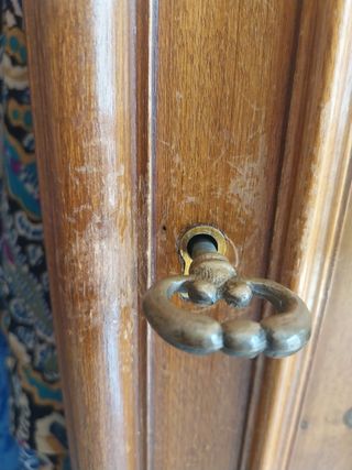 Armadio in noce stile barocco