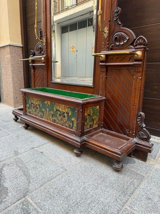 Gran mueble paragüero con bastonera y percheros