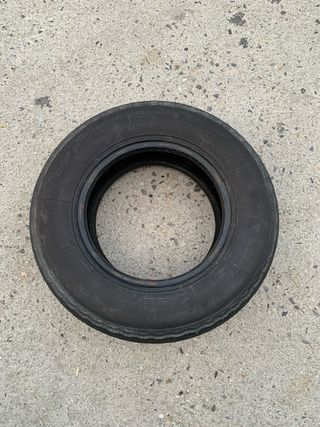 Neumático Michelin 205 / 70 VR 14 (Coche clásico)