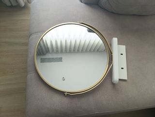 Espejo tocador dorado con base