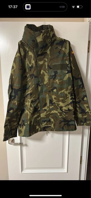 Cazadora militar camuflaje