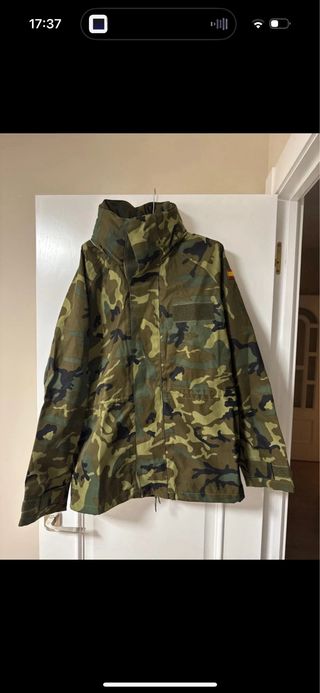Cazadora militar camuflaje
