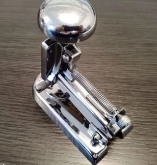 Antiguo Conjunto Grapadora y Perforadora EL CASCO