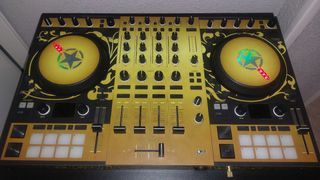 Controladora Dj Traktor S4 MK3 y maletin UDG