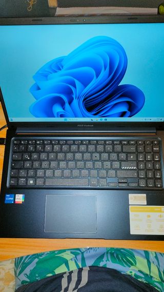 Portátil Asus Intel i5-16GB-512GB SSD a estrenar
