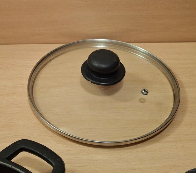 Cazuela negra 24cm c/tapa