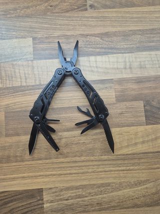 Multiherramienta Plegable + 12 Puntas