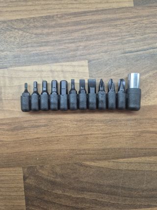 Multiherramienta Plegable + 12 Puntas