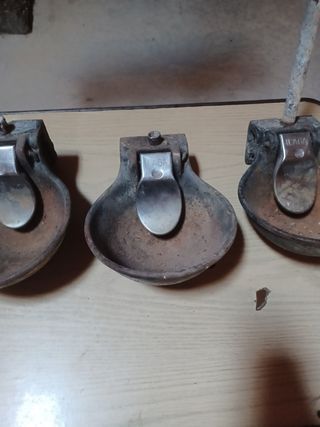 3 Bebederos antiguos animales