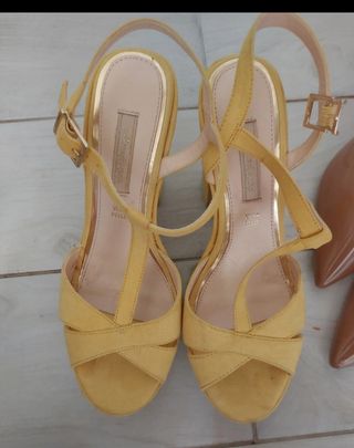 Sandali color rosa e bianco più  una decolte,