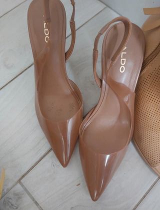 Sandali color rosa e bianco più  una decolte,