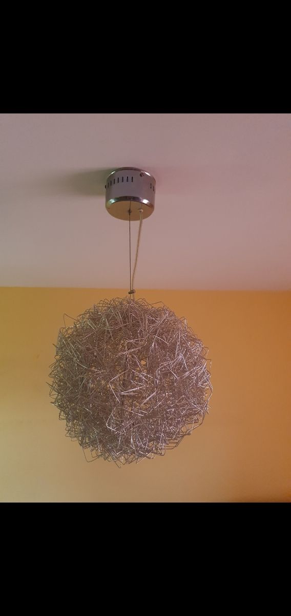 Lámpara colgante metal estilo moderno