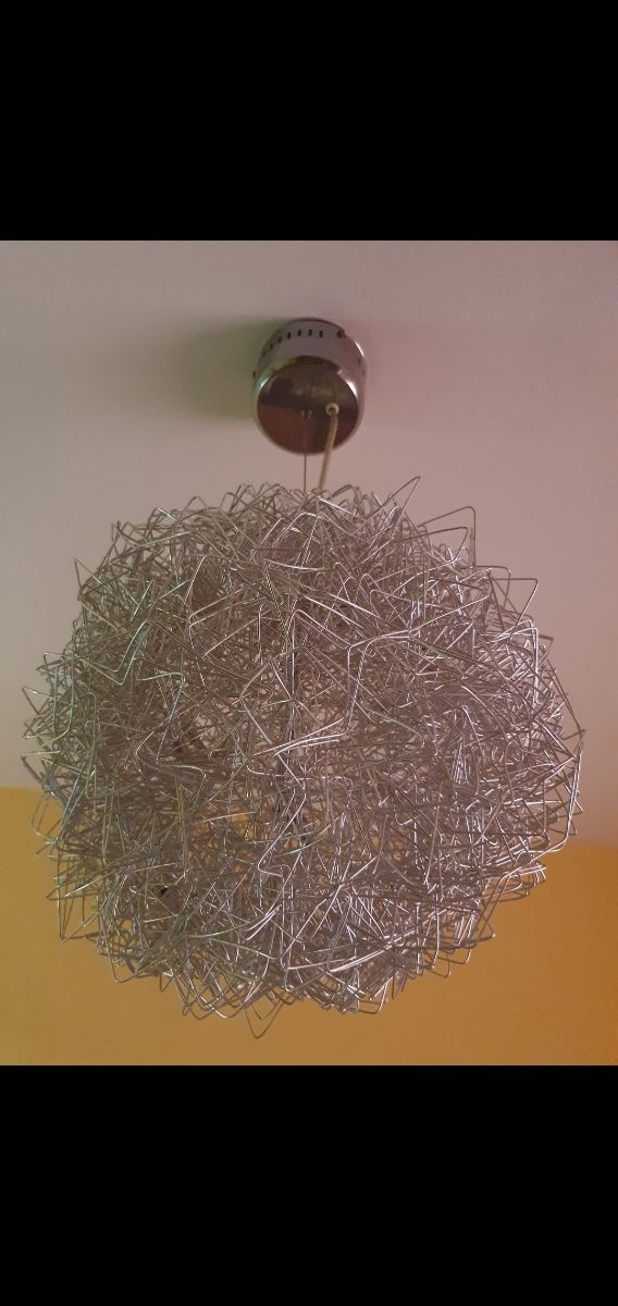 Lámpara colgante metal estilo moderno